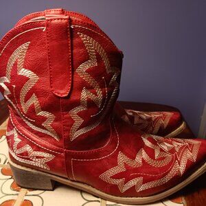 Women's RED Cowgirl Boots!